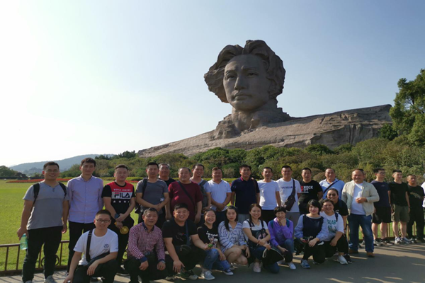 建投管線與戶外聯(lián)合黨支部重溫紅色記憶 、牢記使命初心