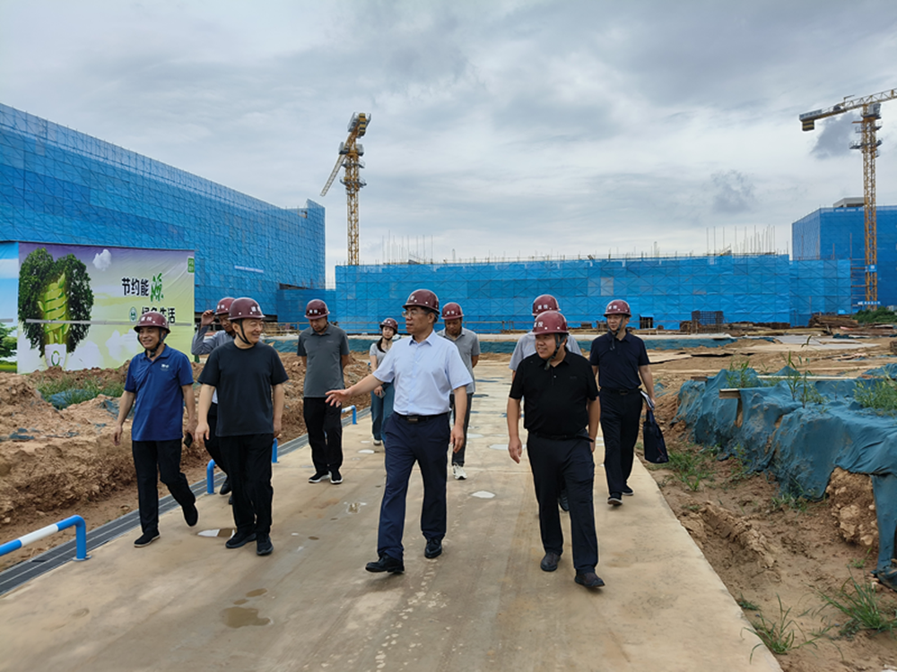 集團(tuán)公司黨委書(shū)記、董事長(zhǎng)汪洋到六十七高級(jí)中學(xué)項(xiàng)目調(diào)研項(xiàng)目建設(shè)工作